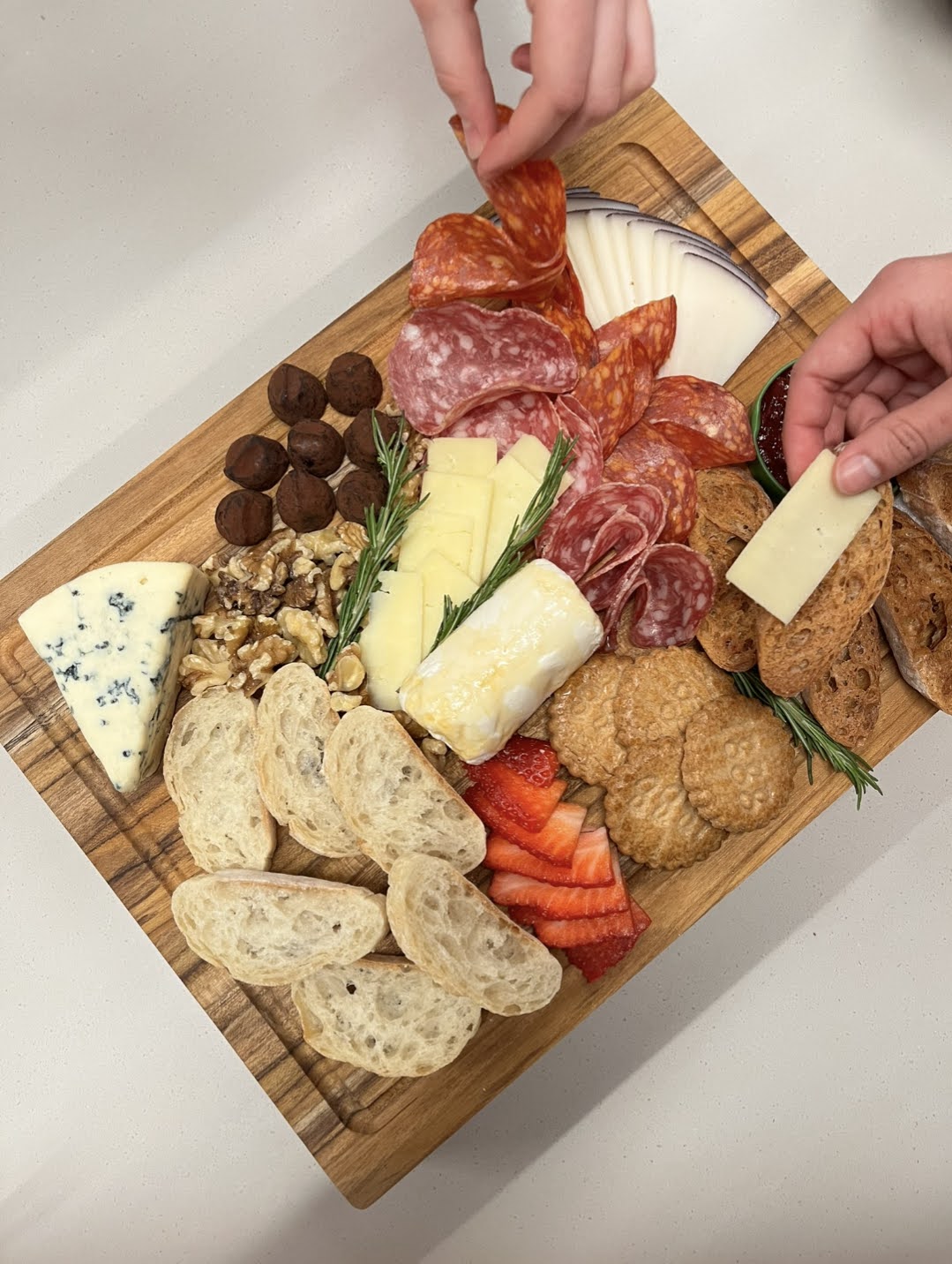 Teak Latitude Board 15x11.5in (Incl. One Ice Brick)